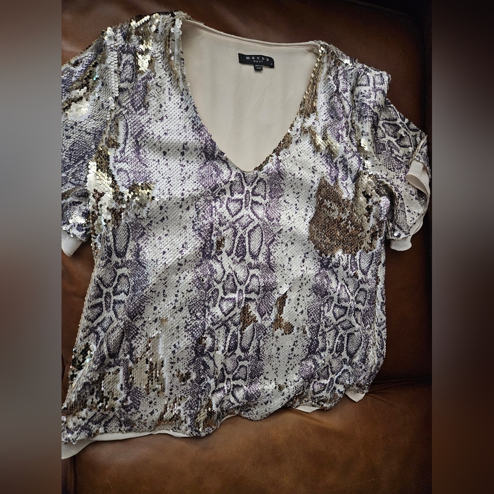 Maven West Shimmering Metallic Top Small - Picture 6 of 10